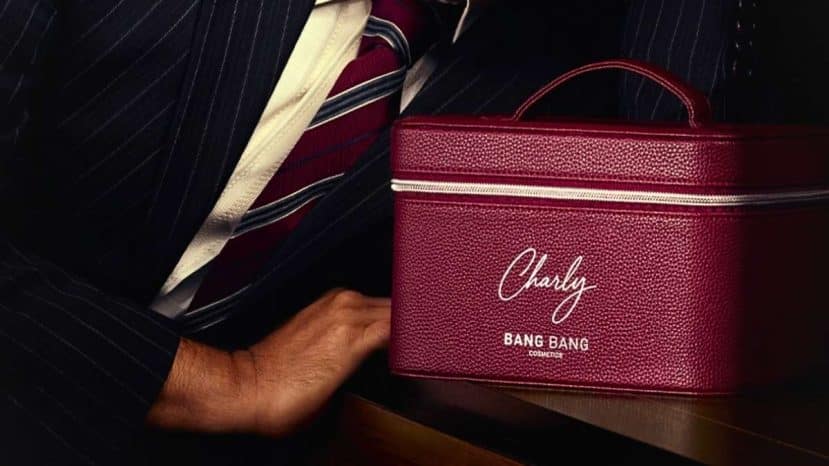 Le maquilleur Charly Salvator lance un mascara brun rouge inédit aux Galeries Lafayette pour toutes les couleurs d'yeux