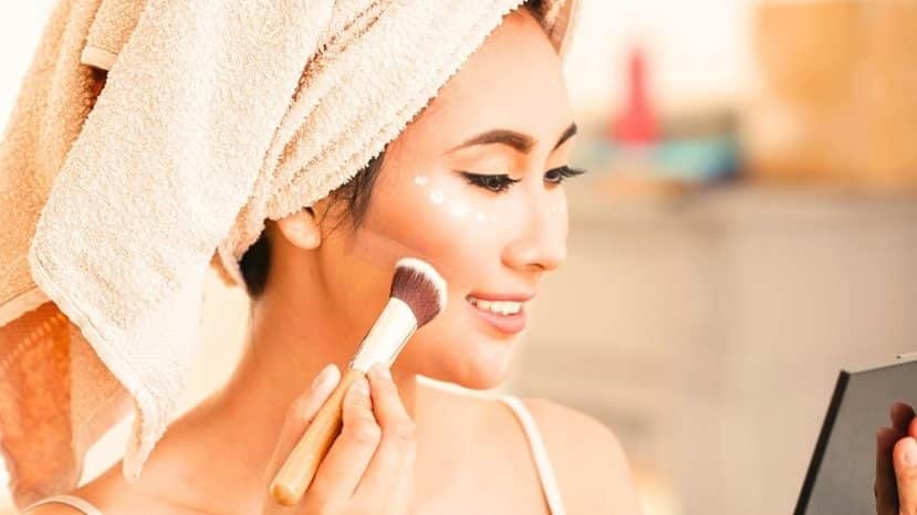 Le precision baking sculpte les traits comme un contouring sans alourdir le teint