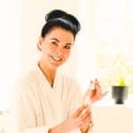 Le sérum anti-âge Roc à moins de 50€ qui promet un micro-lifting cellulaire en 30 minutes sans médecine esthétique