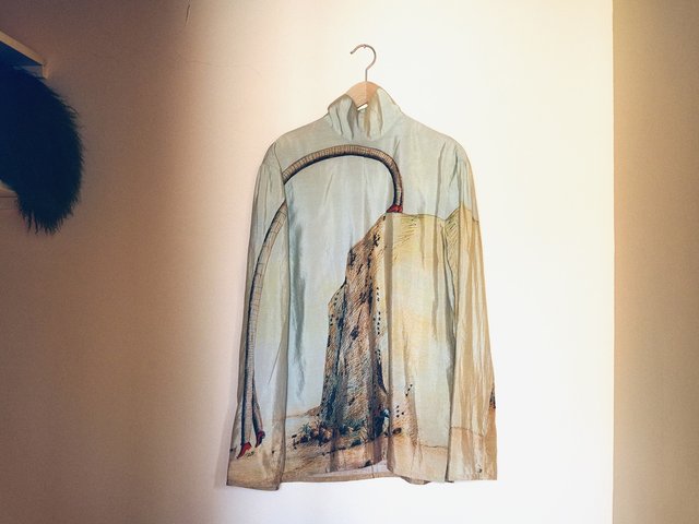 Lemaire mêle corps humains et paysages dans une capsule Topor