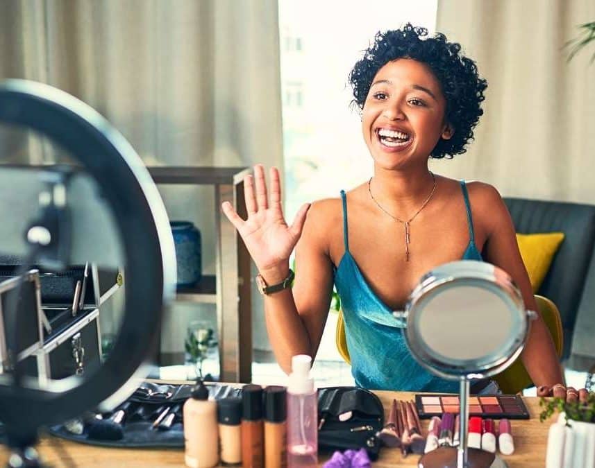 Les astuces beauté virales ont envoyé 42 % des utilisatrices chez le dermatologue