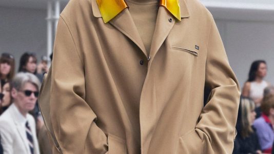 ParisSelectBook - Loewe puise dans l'enfance pour sa collection été 2027