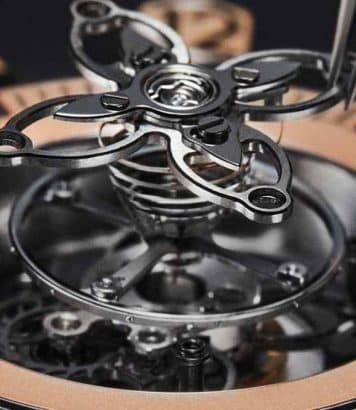 ParisSelectBook - Louis Vuitton grave sa fleur Monogram au coeur d'un tourbillon platine