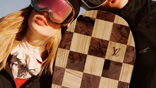 ParisSelectBook - Louis Vuitton mêle shearling et snowboard Damier pour la montagne