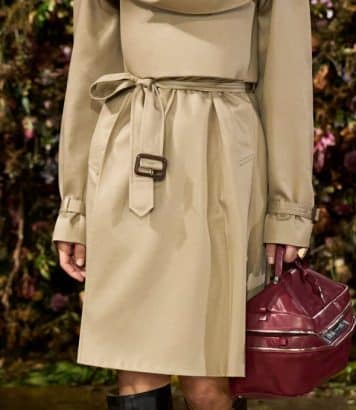 ParisSelectBook - Maison Margiela durcit le trench pour révéler une silhouette inédite