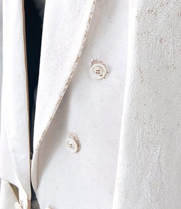 ParisSelectBook - Maison Margiela peint, cuit et craquelle ses pièces pour l'hiver 2026