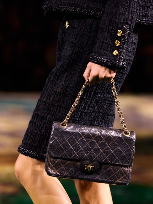 Matthieu Blazy ouvre Chanel avec le vrai sac de Gabrielle