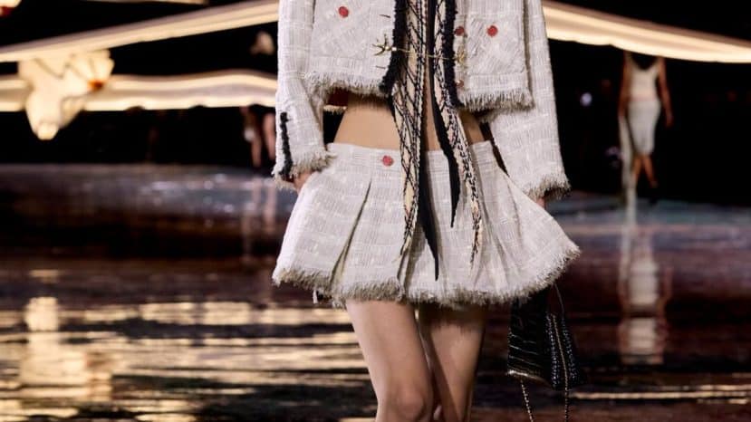 ParisSelectBook - Matthieu Blazy raccourcit le tailleur Chanel pour le printemps-été 2027