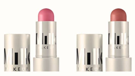 Milk Makeup reformule ses quatre sticks phares à l'acide hyaluronique pour un maquillage qui tient vraiment