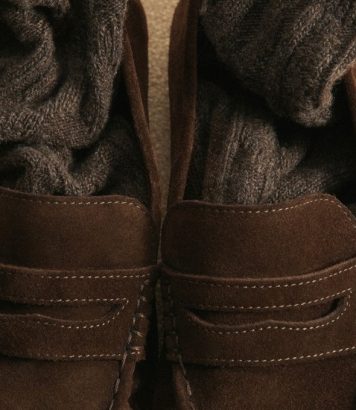 ParisSelectBook - Mocassins et chaussettes en maille, Sézane mise sur le duo de l'automne