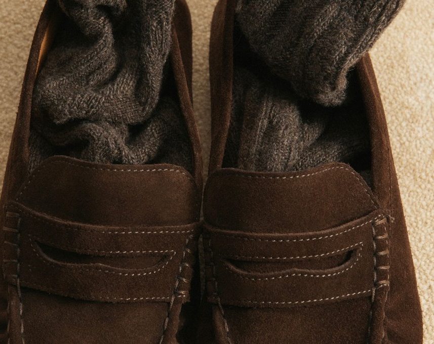 ParisSelectBook - Mocassins et chaussettes en maille, Sézane mise sur le duo de l'automne