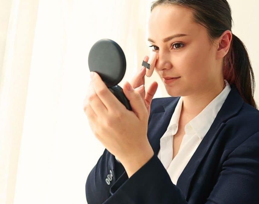 Noté 4,5/5 par les testeuses, ce fluide matifiant à mini prix rivalise avec les grandes marques