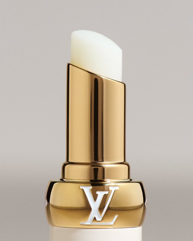 Pat McGrath signe pour Louis Vuitton un maquillage qui prolonge le vêtement