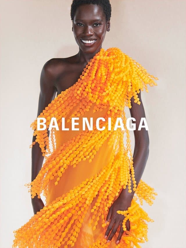 Piccioli signe chez Balenciaga une collection nommée Les Coraux de la Liberté