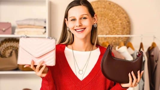 Plus besoin d'accorder son sac à sa tenue pour avoir un look qui marque vraiment