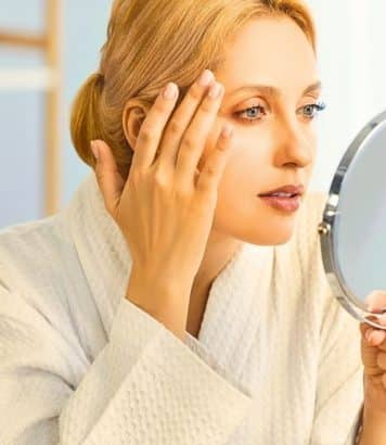 Rétinol et vitamine C pour lisser les rides après 60 ans : la dermatologue explique comment ajuster leur concentration