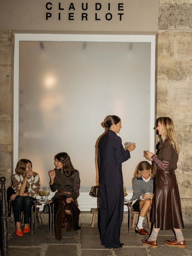 Rue des Francs-Bourgeois, Claudie Pierlot transforme sa boutique en soirée entre amis