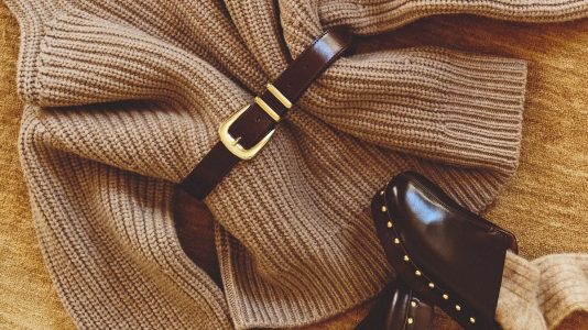 ParisSelectBook - Sézane structure la taille avec ses duos maille et ceinture cet automne