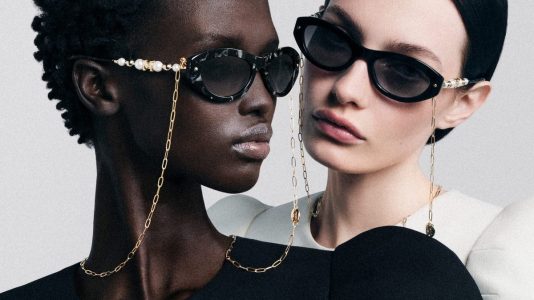 ParisSelectBook - Wes Gordon signe les lunettes Carolina Herrera pour l'automne 2026