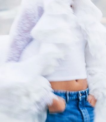 ParisSelectBook - Zendaya à la Cour Carrée pour le défilé Louis Vuitton