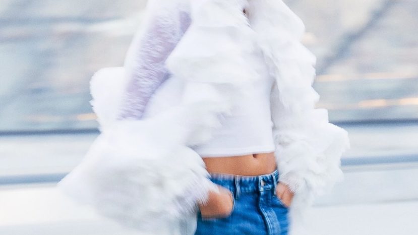 ParisSelectBook - Zendaya à la Cour Carrée pour le défilé Louis Vuitton