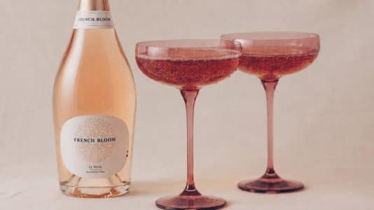 Ce coffret à 89 € unit beauté artisanale et solidarité pour Octobre Rose
