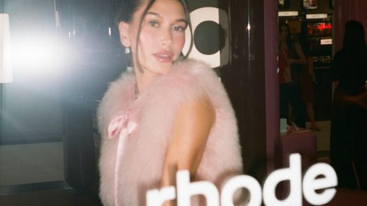 ParisSelectBook - rhode de Hailey Bieber débarque chez Sephora France