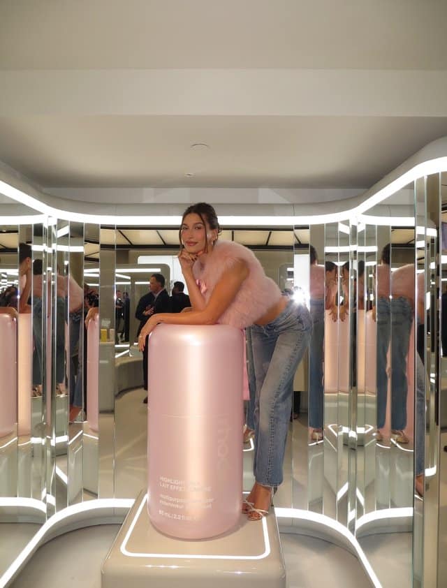 rhode de Hailey Bieber débarque chez Sephora France